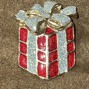 Vintage SFJ Gold Tone Gift Brooch With Crystals.